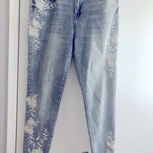 Embroidered Distressed Acid Wash Jeans for Women L/XL NWOT